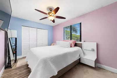 1351 NE 40th Place, Oakland Park, FL 33334 - Photo 25