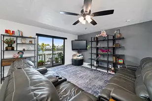 1351 NE 40th Pl, Oakland Park, FL 33334 - Photo 3