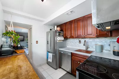 1351 NE 40th Place, Oakland Park, FL 33334 - Photo 13