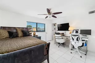 1351 NE 40th Pl, Oakland Park, FL 33334 - Photo 15