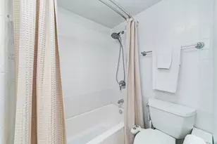 1351 NE 40th Pl, Oakland Park, FL 33334 - Photo 31