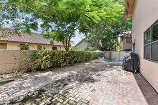 523 NW 38th Terrace, Deerfield Beach, FL 33442 - Photo 15
