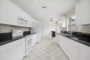 10884 Royal Caribbean Cir, Boynton Beach, FL 33437 - Photo 5