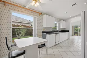 10884 Royal Caribbean Cir, Boynton Beach, FL 33437 - Photo 3