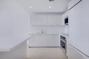 45 SW 9th St, Miami, FL 33130 - Photo 9