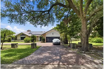 251 NW 104th Avenue, Coral Springs, FL 33071 - Photo 9