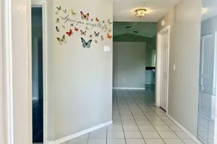 2585 NW 79th Ave, Margate, FL 33063 - Photo 3