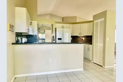 2585 NW 79th Avenue, Margate, FL 33063 - Photo 13