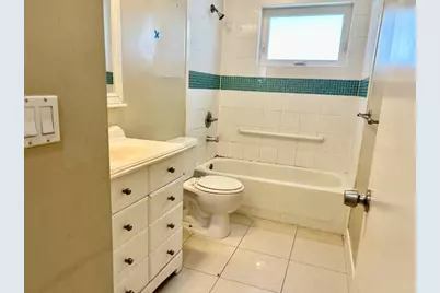 1912 NW 38th Street, Oakland Park, FL 33309 - Photo 15