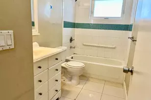 1912 NW 38th St, Oakland Park, FL 33309 - Photo 15