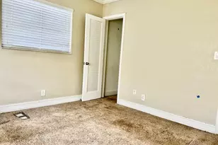 1912 NW 38th St, Oakland Park, FL 33309 - Photo 17