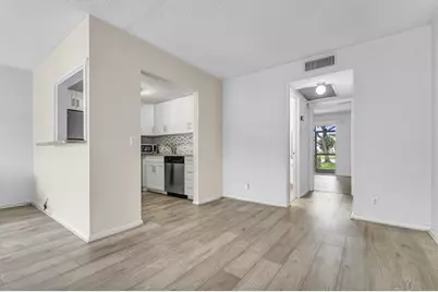 297 Dorset H, Boca Raton, FL 33434 - Photo 17
