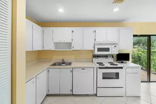 21 Southport Ln, Boynton Beach, FL 33436 - Photo 13