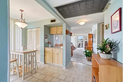 901 Colony Point Circle #523, Pembroke Pines, FL 33026 - Photo 3