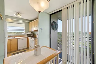 901 Colony Point Cir, Pembroke Pines, FL 33026 - Photo 5