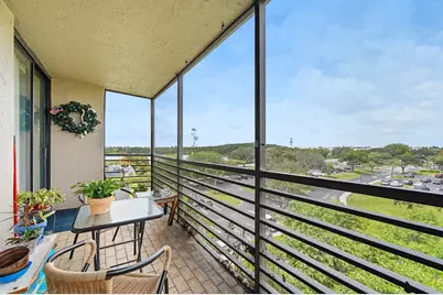901 Colony Point Circle #523, Pembroke Pines, FL 33026 - Photo 13