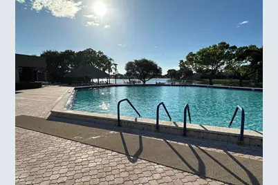 901 Colony Point Circle #523, Pembroke Pines, FL 33026 - Photo 3