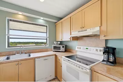 901 Colony Point Circle #523, Pembroke Pines, FL 33026 - Photo 7