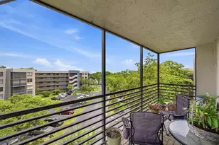 901 Colony Point Cir, Pembroke Pines, FL 33026 - Photo 19