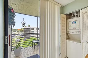 901 Colony Point Cir, Pembroke Pines, FL 33026 - Photo 9