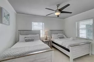 2740 NE 30th Pl, Fort Lauderdale, FL 33306 - Photo 13