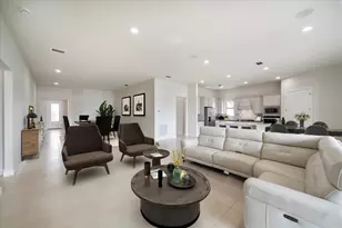 818 SE Courances Dr, Port Saint Lucie, FL 34984 - Photo 13