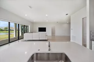 818 SE Courances Dr, Port Saint Lucie, FL 34984 - Photo 15