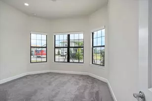 818 SE Courances Dr, Port Saint Lucie, FL 34984 - Photo 27