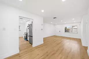 8410 NW 59th Pl, Tamarac, FL 33321 - Photo 9