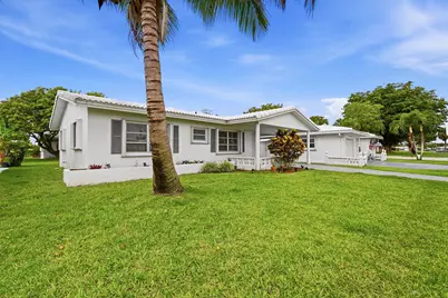 8410 NW 59th Place, Tamarac, FL 33321 - Photo 3