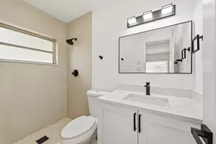8410 NW 59th Pl, Tamarac, FL 33321 - Photo 17