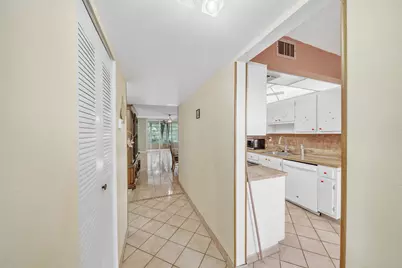 3070 NW 48th Terrace #405, Lauderdale Lakes, FL 33313 - Photo 5