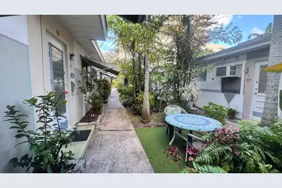 717 NE 5th Avenue #2, Fort Lauderdale, FL 33304 - Photo 9