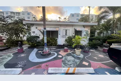 717 NE 5th Avenue #2, Fort Lauderdale, FL 33304 - Photo 1
