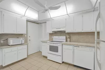 405 N Ocean Boulevard #305, Pompano Beach, FL 33062 - Photo 9