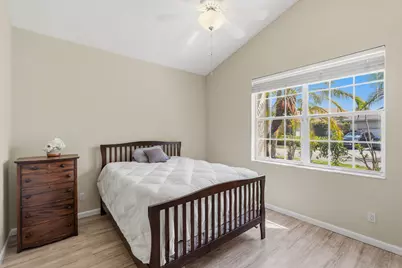 1500 Lacosta Drive W, Pembroke Pines, FL 33027 - Photo 29