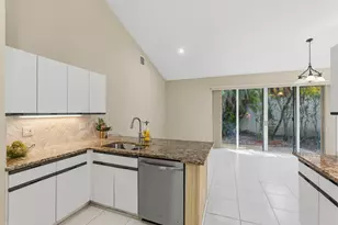 1500 Lacosta Dr W, Pembroke Pines, FL 33027 - Photo 11