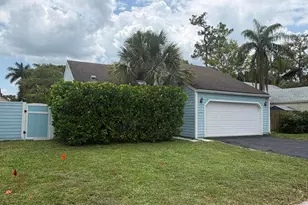 537 Goldenwood Way, Wellington, FL 33414 - Photo 3