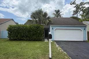 537 Goldenwood Way, Wellington, FL 33414 - Photo 1