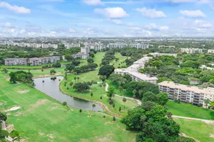 3900 Oaks Clubhouse Dr, Pompano Beach, FL 33069 - Photo 3