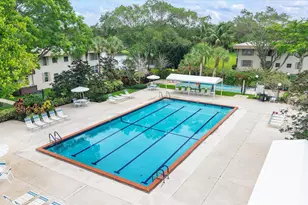 3900 Oaks Clubhouse Dr, Pompano Beach, FL 33069 - Photo 31