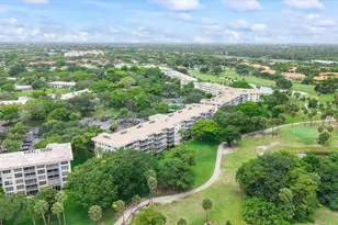 3900 Oaks Clubhouse Dr, Pompano Beach, FL 33069 - Photo 35
