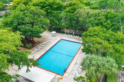 3900 Oaks Clubhouse Drive #110, Pompano Beach, FL 33069 - Photo 31