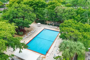 3900 Oaks Clubhouse Dr, Pompano Beach, FL 33069 - Photo 31