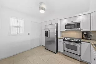 3121 NE 51st St, Fort Lauderdale, FL 33308 - Photo 13