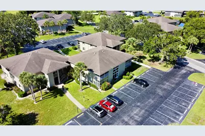 32 Lake Vista Trail #105, Port Saint Lucie, FL 34952 - Photo 3