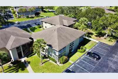 32 Lake Vista Trail #105, Port Saint Lucie, FL 34952 - Photo 1