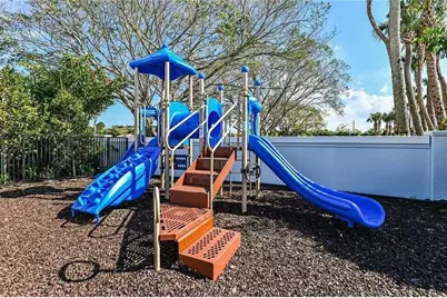 552 Sanderling Circle, Deerfield Beach, FL 33442 - Photo 5