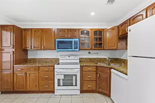 814 Hill Dr, West Palm Beach, FL 33415 - Photo 7