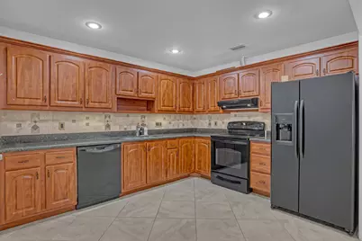 8184 Ambach Way, Hypoluxo, FL 33462 - Photo 17